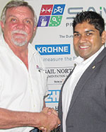 Chairman Hennie Prinsloo (left) thanks Dhiren Naidoo after the presentation.